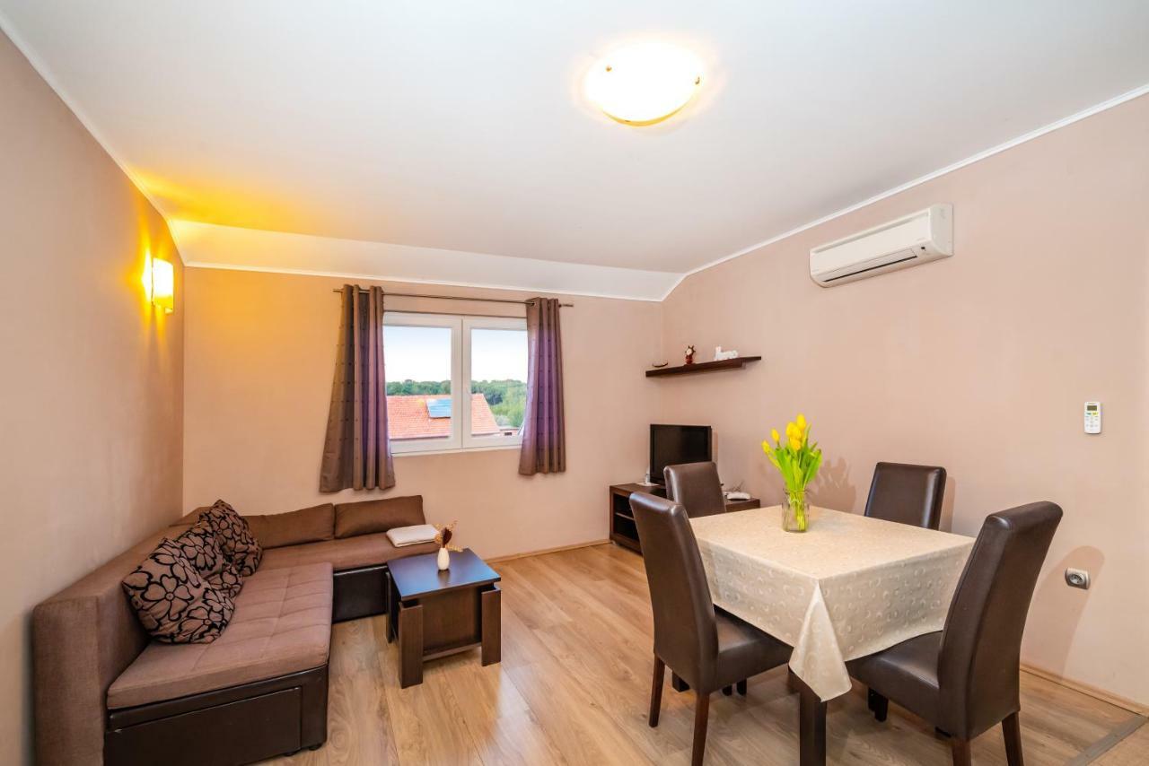 Apartment Adrian Biograd na Moru Kültér fotó