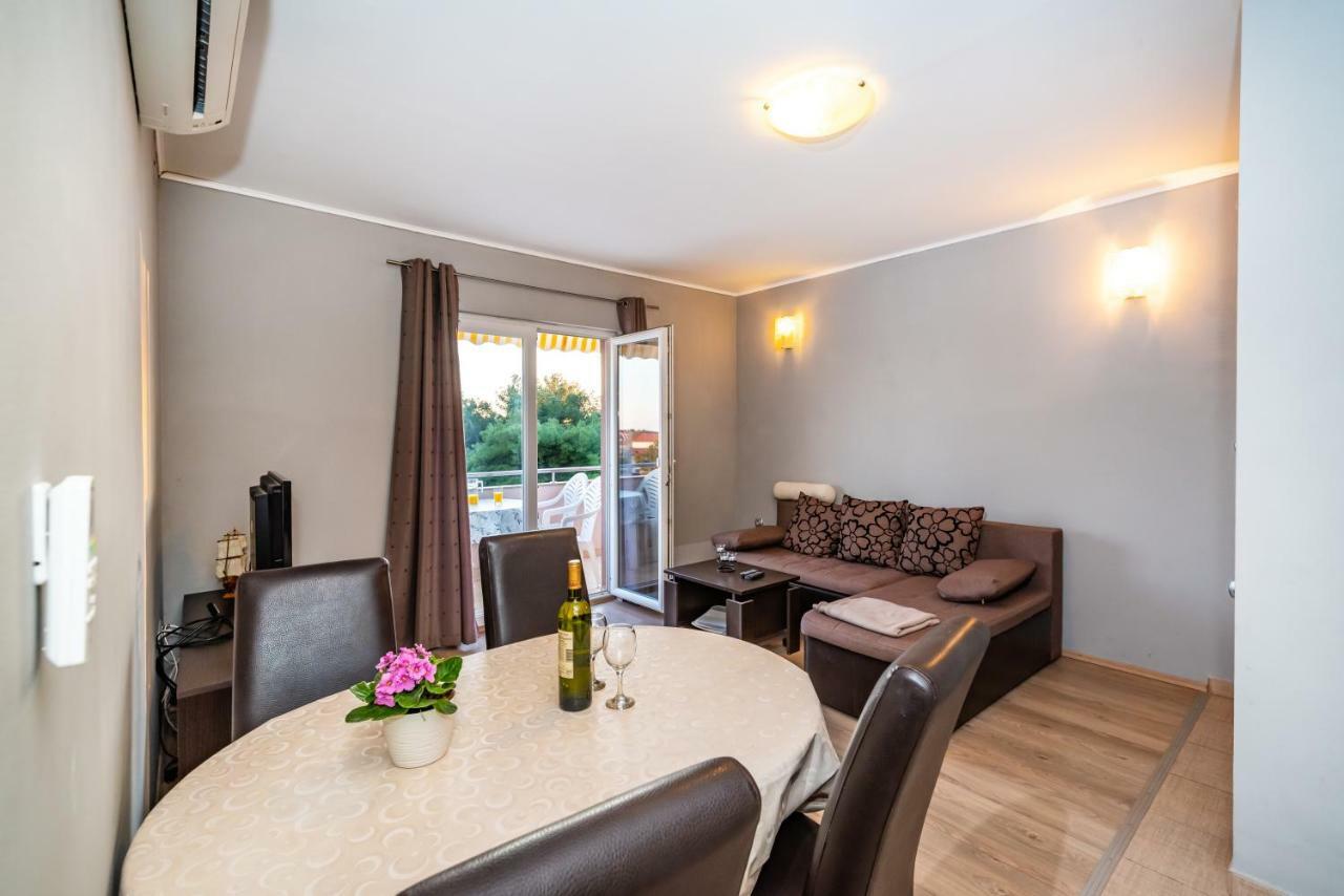 Apartment Adrian Biograd na Moru Kültér fotó